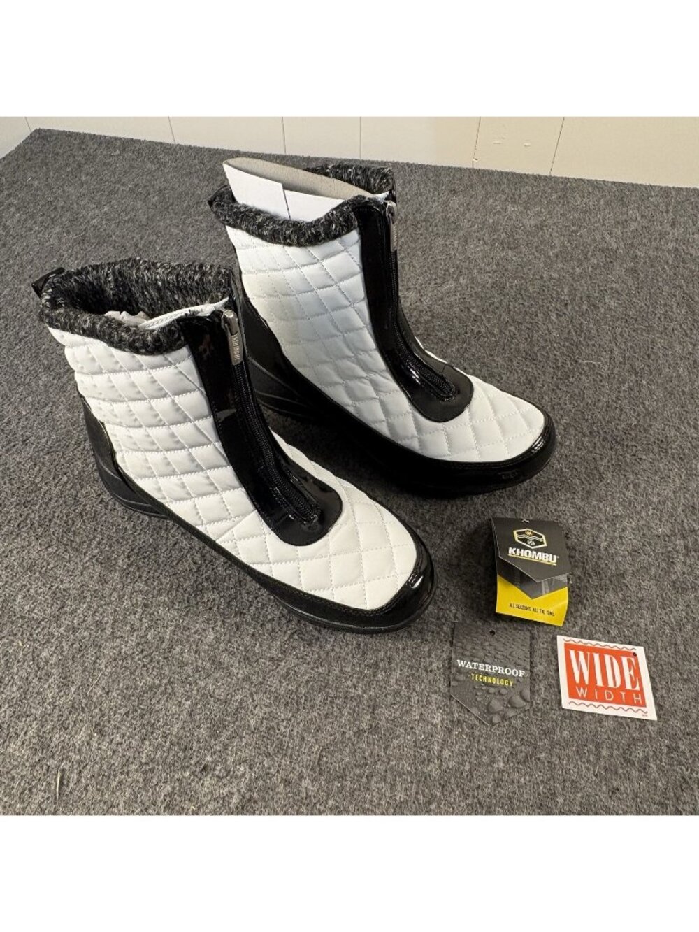 Khombu Megan Womens Winter Boots Size 11W Wide Waterproof White Black Zip Fur
